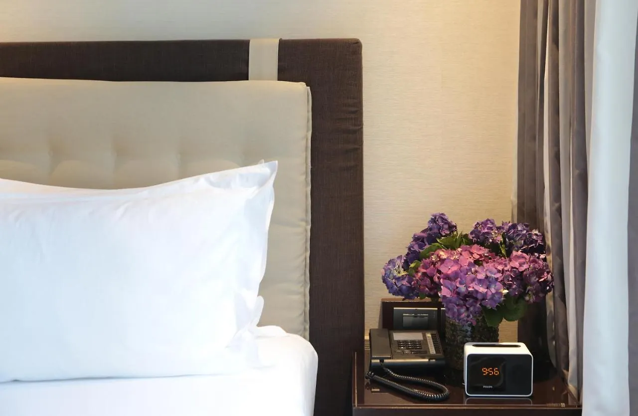 Makati Diamond Residences Makati City 5*,
