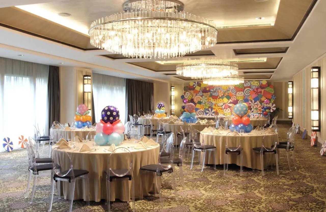 Makati Diamond Residences Makati City 5*,  Philippines