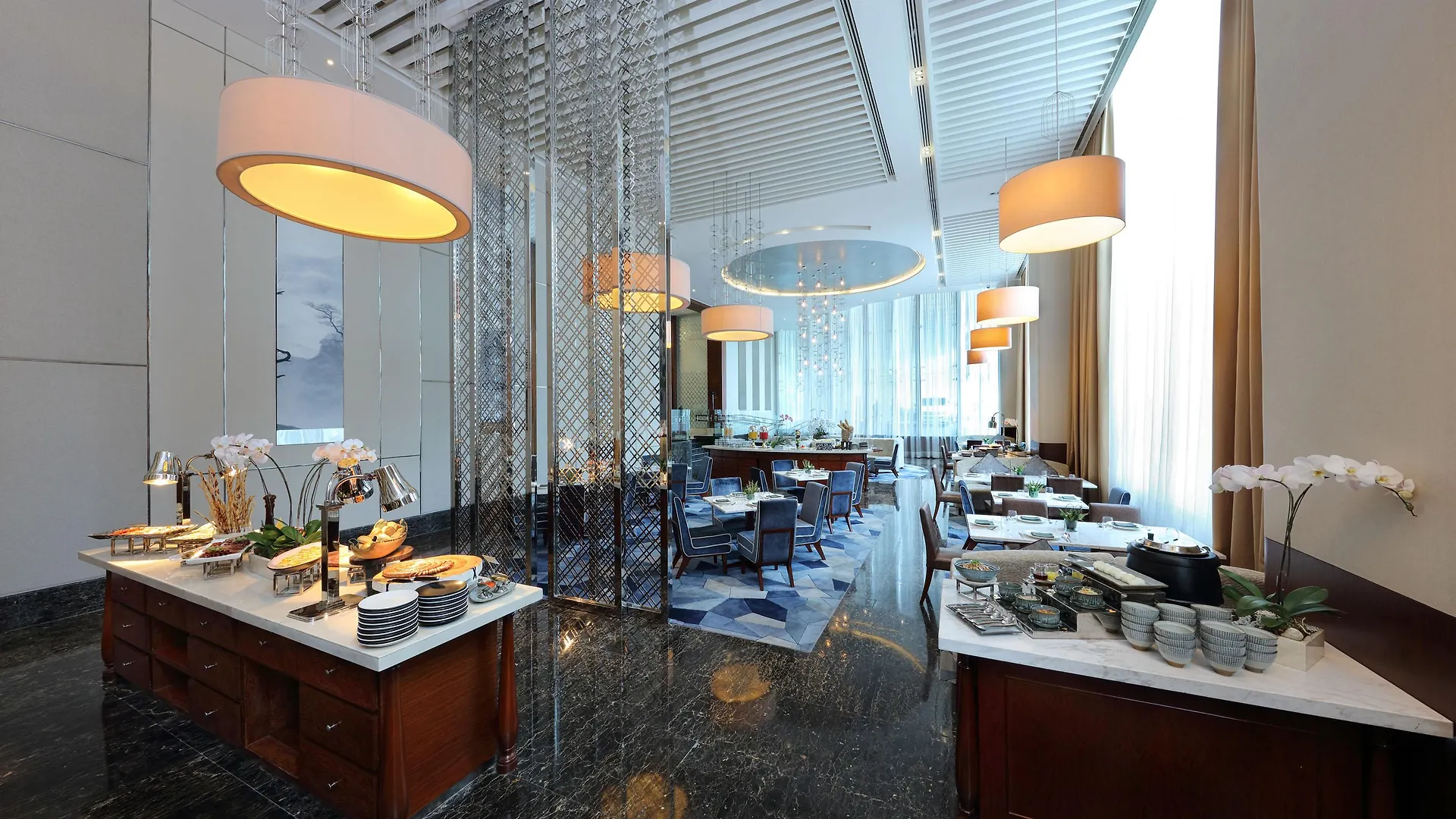 Makati Diamond Residences Makati City 5*,